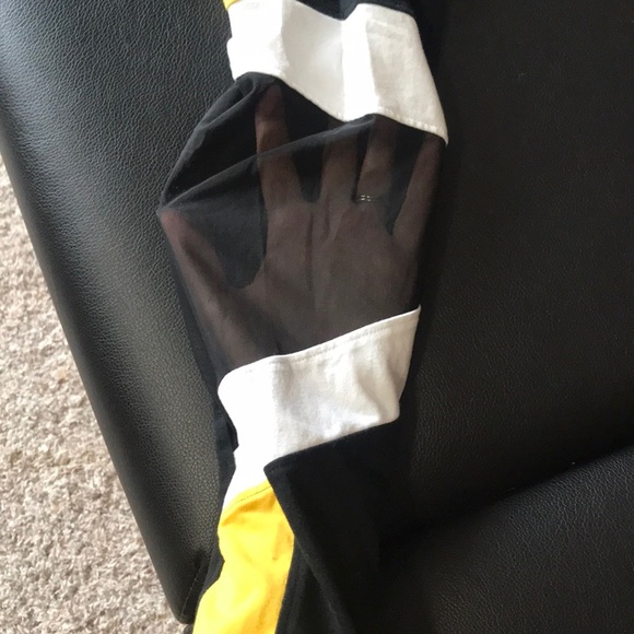 Victoria’s Secret Pink Iowa Hawkeyes Leggings - Picture 2 of 4